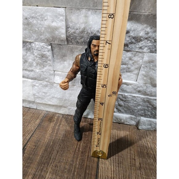 Mattel TM 2013 WWE Wrestling 7 Inch Roman Reigns Action Figure W Punching Action - Picture 3 of 3